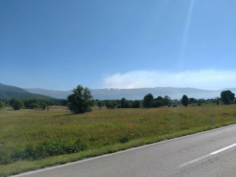 Aktivan požar na površinama Šumarije Bosansko Grahovo